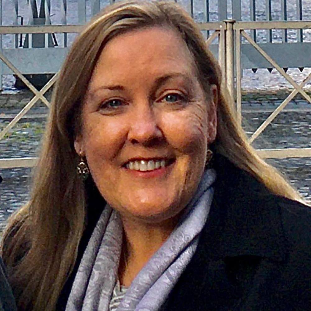 Meet your Posher, Lois